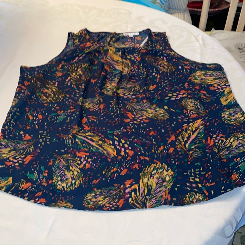 Dr2 navy blue and multicolor extra large top sleeveless buttons in the back